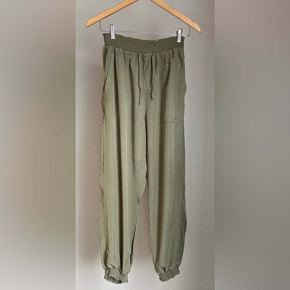 Love Tree Women's High Rise Joggers Size L Olive